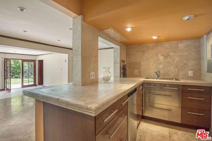 2206 S Canfield Avenue, Los Angeles, California 90034