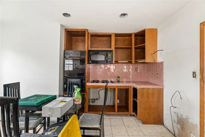 6039 4th Avenue, Los Angeles, California 90043