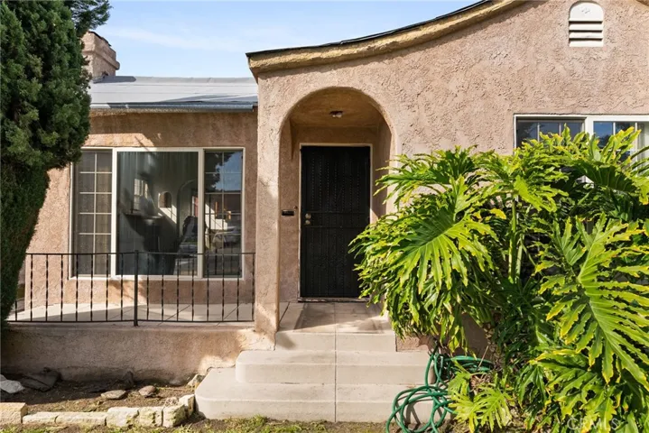 6039 4th Avenue, Los Angeles, California 90043