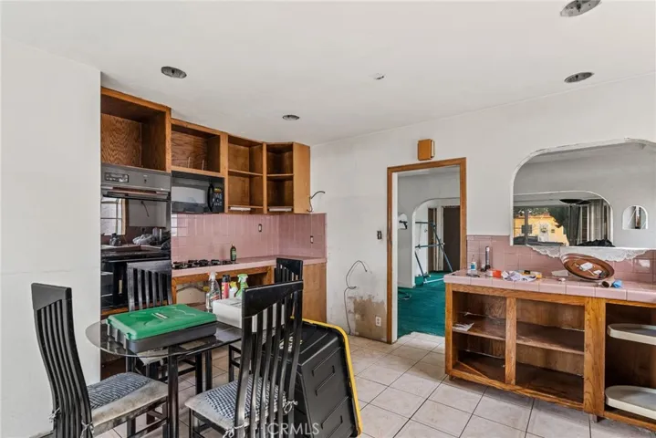 6039 4th Avenue, Los Angeles, California 90043