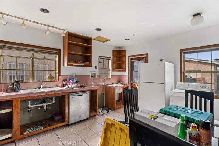6039 4th Avenue, Los Angeles, California 90043