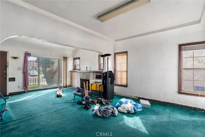 6039 4th Avenue, Los Angeles, California 90043