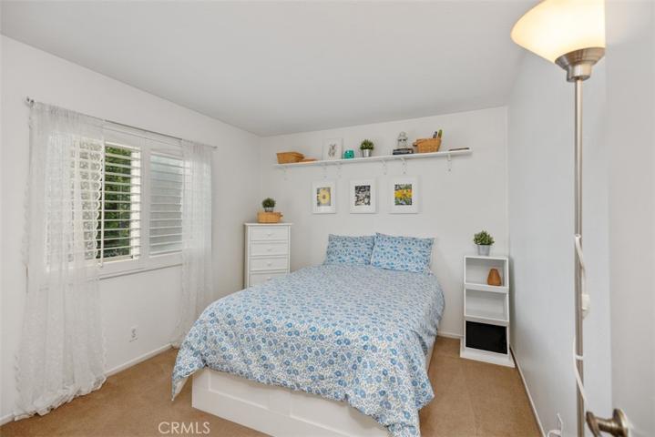 Guest bedroom.