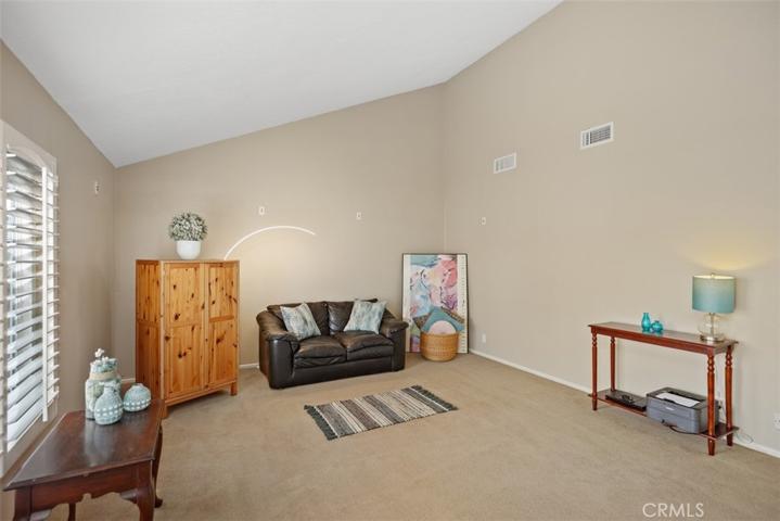 Huge bonus room.