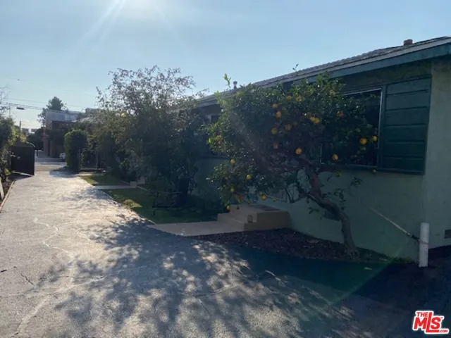 2078 S Carmelina Avenue, Los Angeles, California 90064