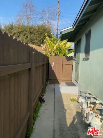2078 S Carmelina Avenue, Los Angeles, California 90064