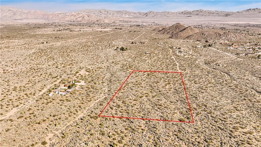 7 Emerald, Lucerne Valley, California 92356