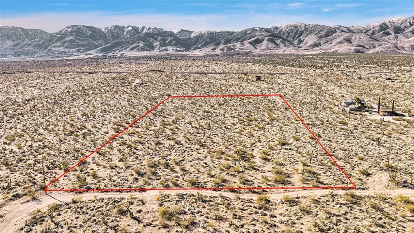 7 Emerald, Lucerne Valley, California 92356