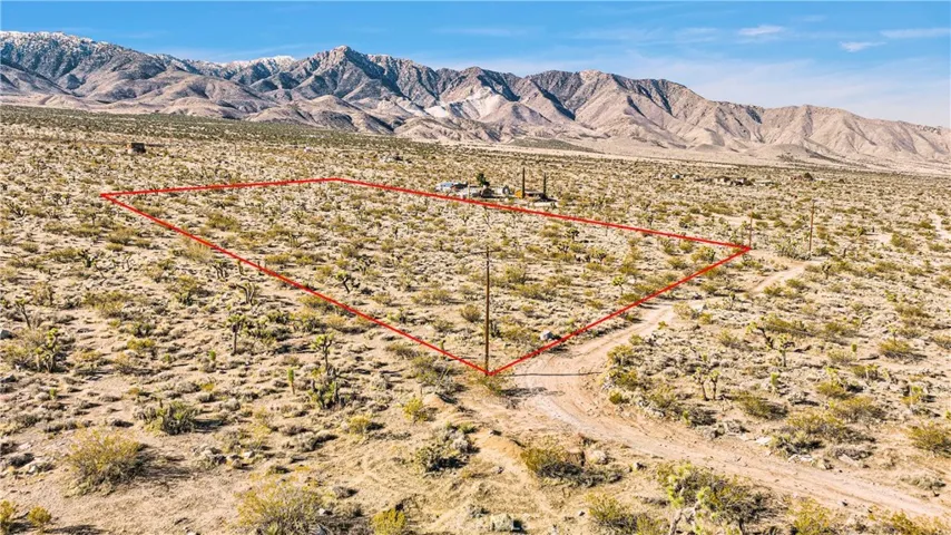 7 Emerald, Lucerne Valley, California 92356