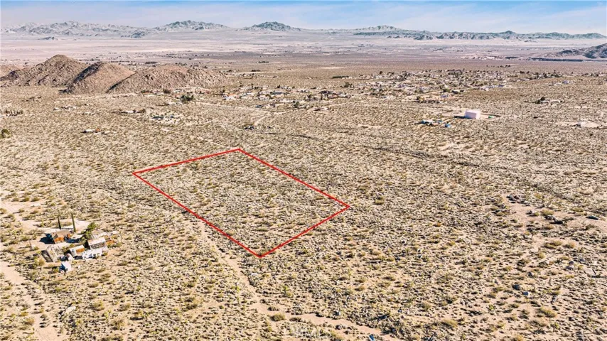7 Emerald, Lucerne Valley, California 92356