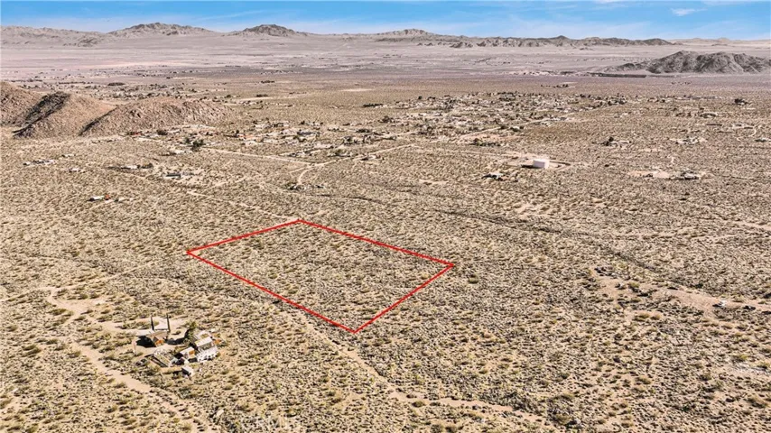 7 Emerald, Lucerne Valley, California 92356