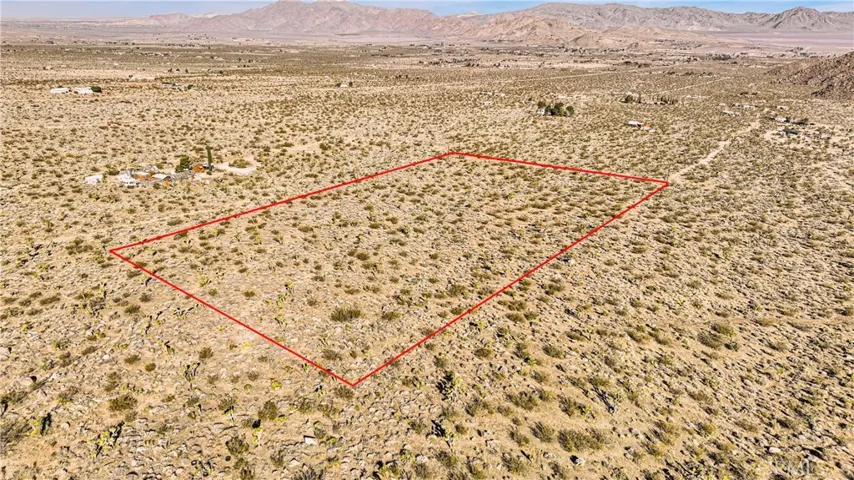 7 Emerald, Lucerne Valley, California 92356