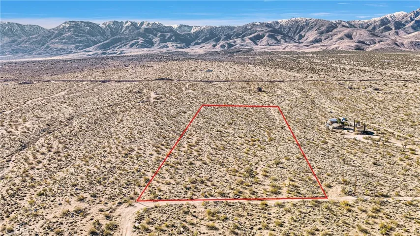 7 Emerald, Lucerne Valley, California 92356