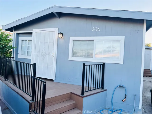 206 Vienna Drive 94, Santa Ana, California 92703