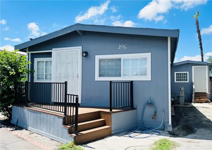206 Vienna Drive 94, Santa Ana, California 92703