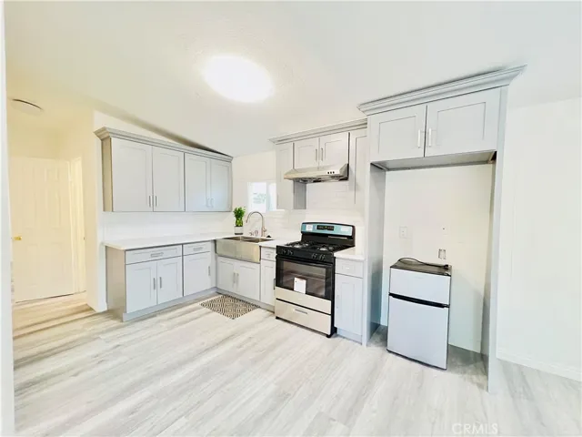 206 Vienna Drive 94, Santa Ana, California 92703