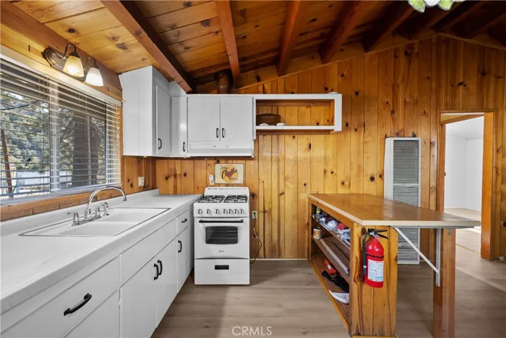 1378 Betty Street, Wrightwood, California 92397