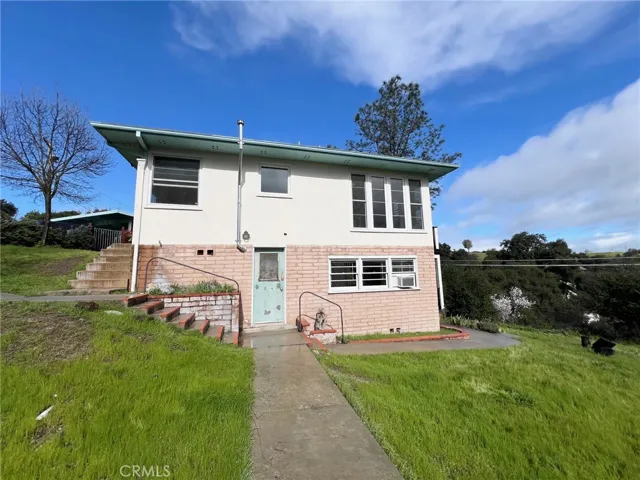 15 Hillcrest Drive, Paso Robles, California 93446