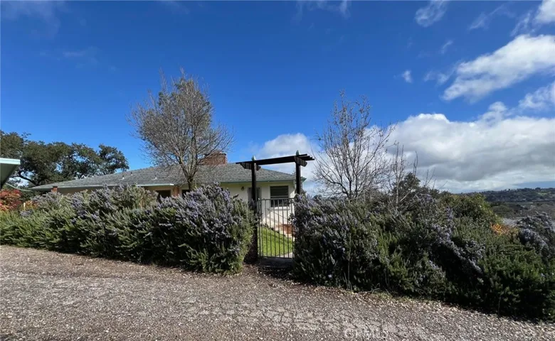 15 Hillcrest Drive, Paso Robles, California 93446