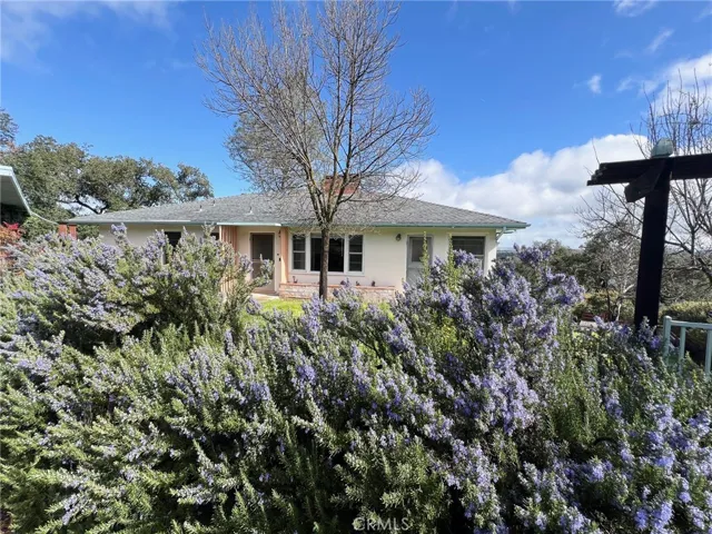 15 Hillcrest Drive, Paso Robles, California 93446