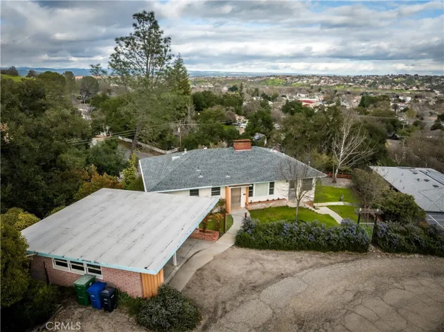 15 Hillcrest Drive, Paso Robles, California 93446