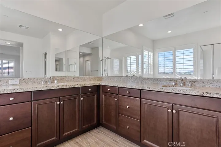 11709 Campus Park Drive, Bakersfield, California 93311