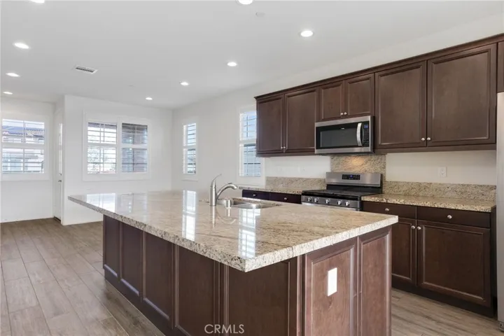 11709 Campus Park Drive, Bakersfield, California 93311