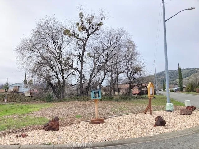 13181 Everglade Boulevard, Clearlake Oaks, California 95423