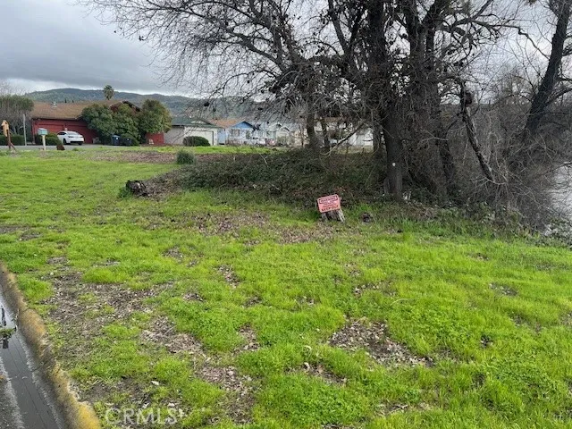 13181 Everglade Boulevard, Clearlake Oaks, California 95423