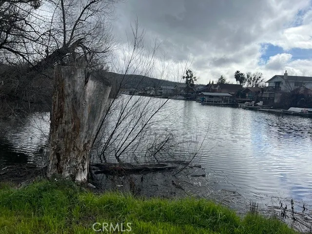 13181 Everglade Boulevard, Clearlake Oaks, California 95423