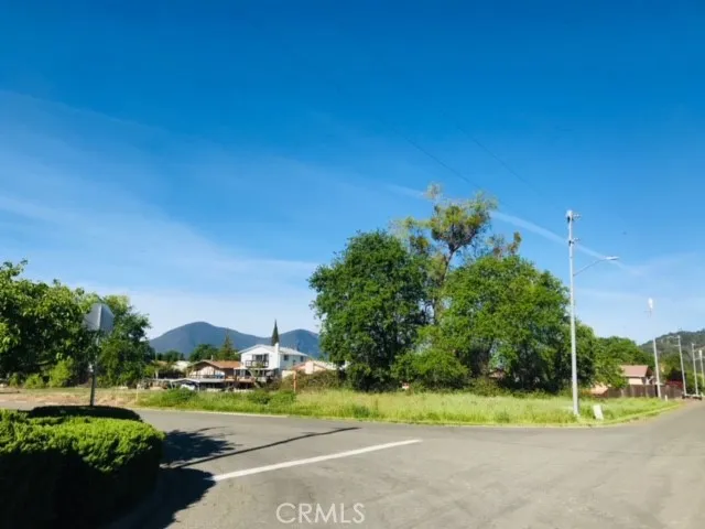 13181 Everglade Boulevard, Clearlake Oaks, California 95423