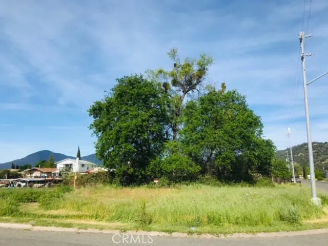 13181 Everglade Boulevard, Clearlake Oaks, California 95423