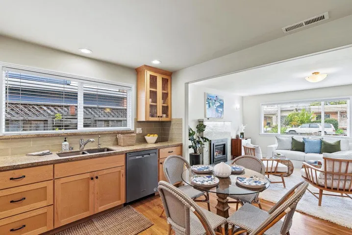 4570 Jewel Street, Capitola, California 95010