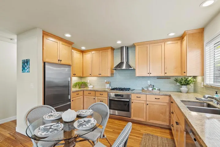 4570 Jewel Street, Capitola, California 95010