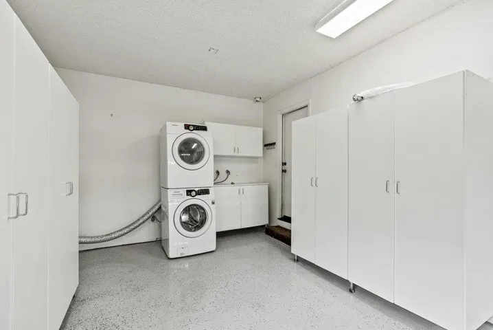4570 Jewel Street, Capitola, California 95010
