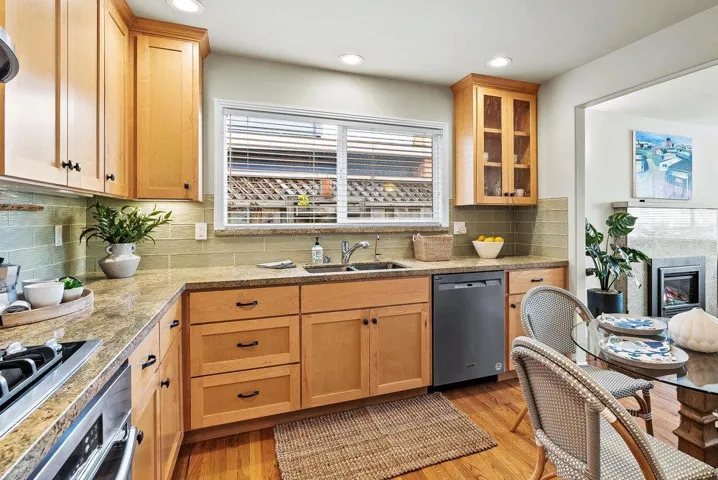 4570 Jewel Street, Capitola, California 95010
