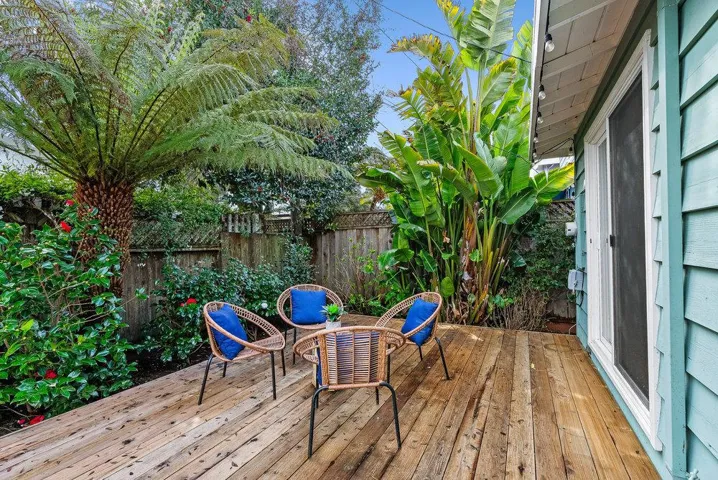 4570 Jewel Street, Capitola, California 95010