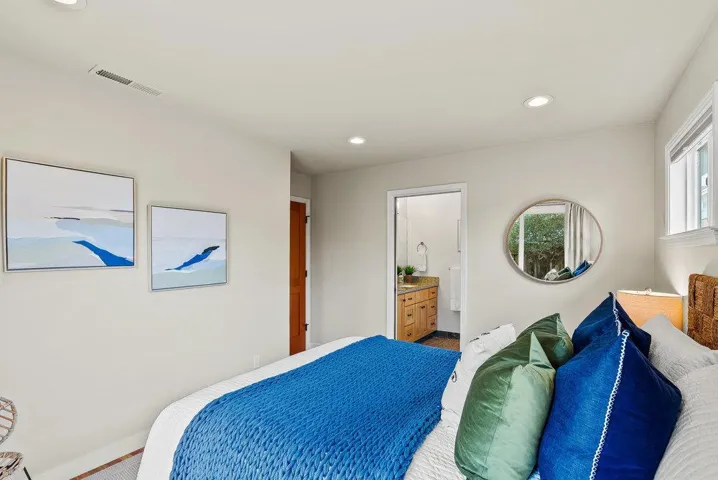 4570 Jewel Street, Capitola, California 95010