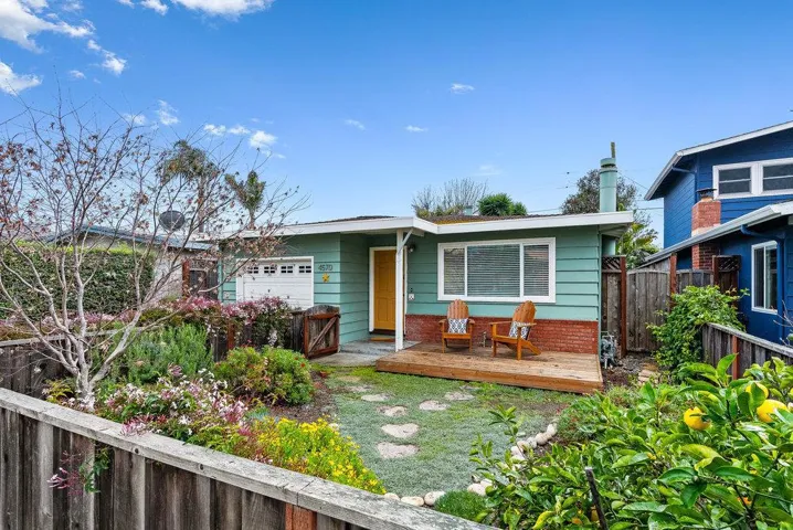 4570 Jewel Street, Capitola, California 95010