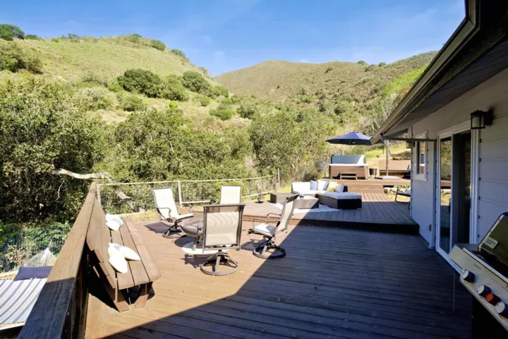 11 De Amaral Road, Carmel Valley, California 93924