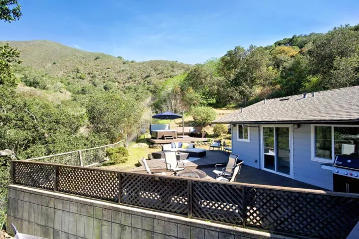 11 De Amaral Road, Carmel Valley, California 93924