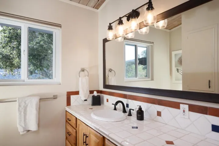 11 De Amaral Road, Carmel Valley, California 93924