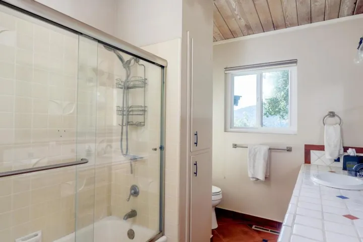 11 De Amaral Road, Carmel Valley, California 93924