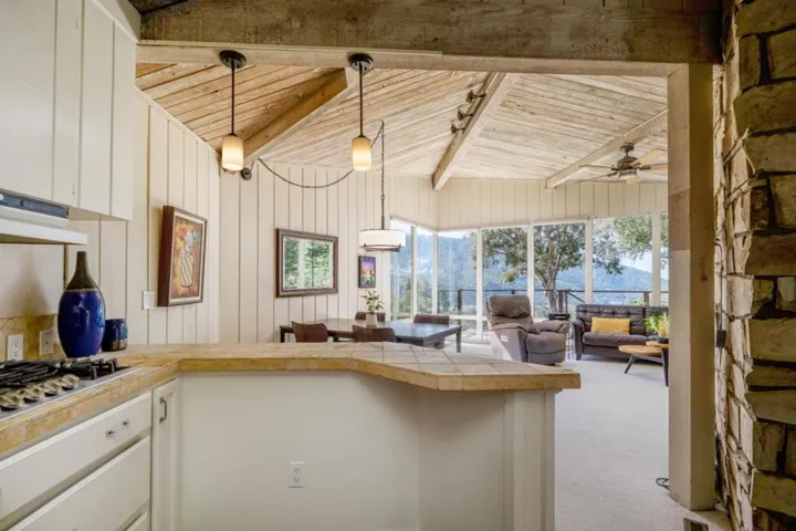 11 De Amaral Road, Carmel Valley, California 93924