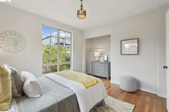5057 Cochrane Avenue, Oakland, California 94618-2703