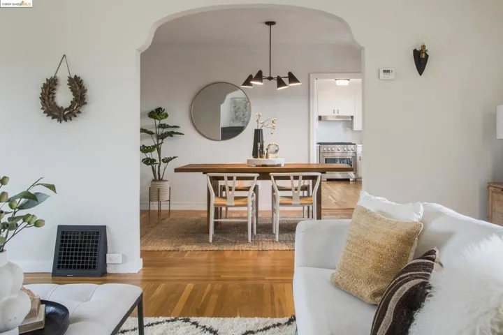 5057 Cochrane Avenue, Oakland, California 94618-2703