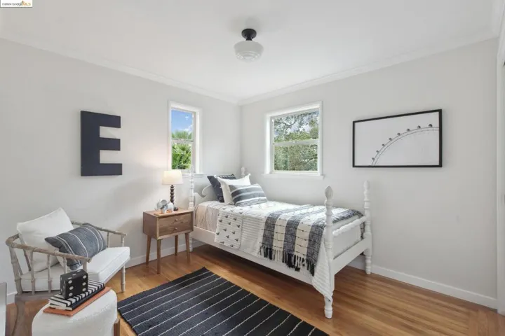 5057 Cochrane Avenue, Oakland, California 94618-2703