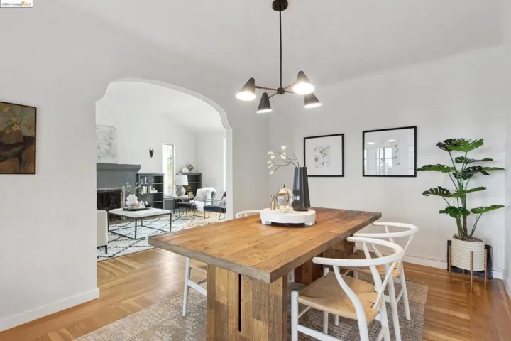 5057 Cochrane Avenue, Oakland, California 94618-2703