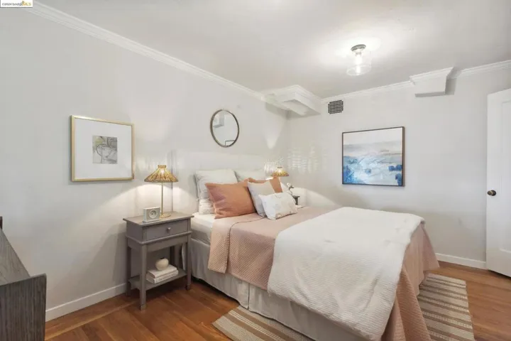5057 Cochrane Avenue, Oakland, California 94618-2703