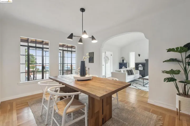 5057 Cochrane Avenue, Oakland, California 94618-2703